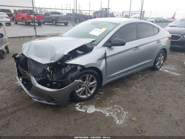 5NPD84LF2HH193493 2017 HYUNDAI ELANTRA - Image 2