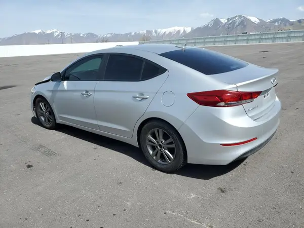 5NPD84LF2HH197818 2017 HYUNDAI ELANTRA - Image 2