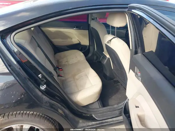5NPD84LF2HH202239 2017 HYUNDAI ELANTRA - Image 8