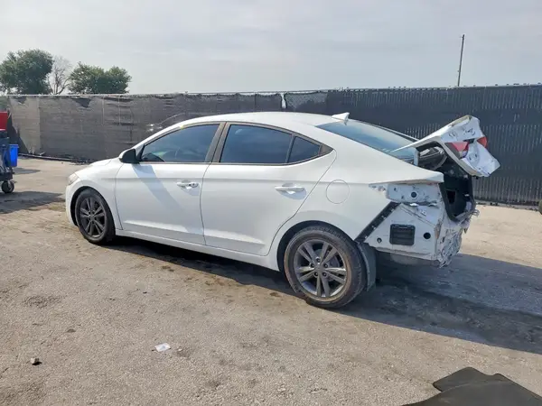 5NPD84LF2HH205223 2017 HYUNDAI ELANTRA - Image 2