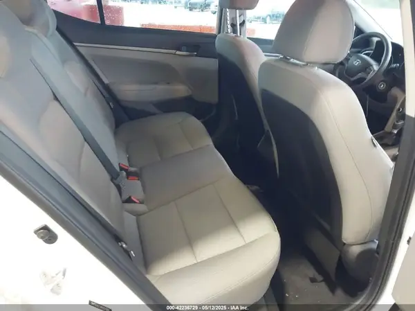 5NPD84LF2HH207960 2017 HYUNDAI ELANTRA - Image 8