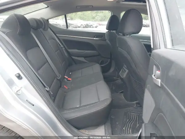 5NPD84LF2HH210602 2017 HYUNDAI ELANTRA - Image 8