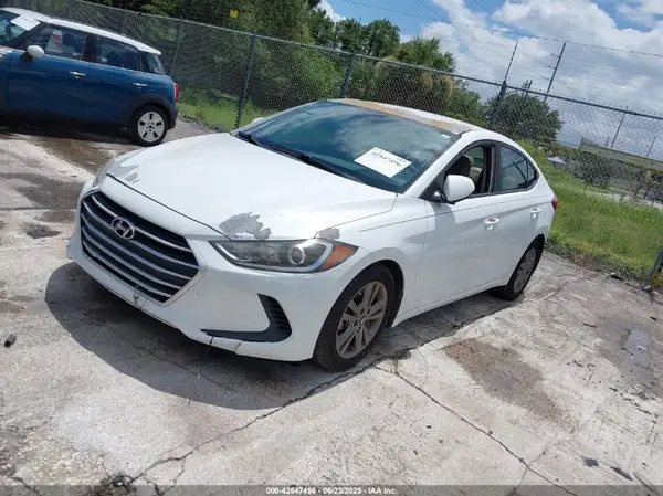 5NPD84LF2HH212446 2017 HYUNDAI ELANTRA - Image 2