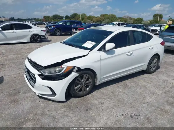 5NPD84LF2JH213750 2018 HYUNDAI ELANTRA - Image 2