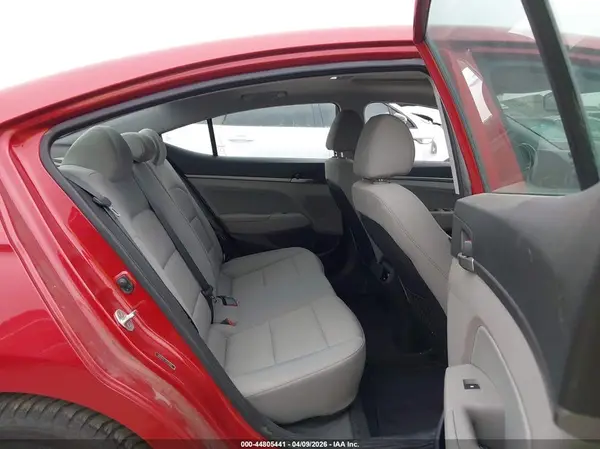 5NPD84LF2JH214168 2018 HYUNDAI ELANTRA - Image 8