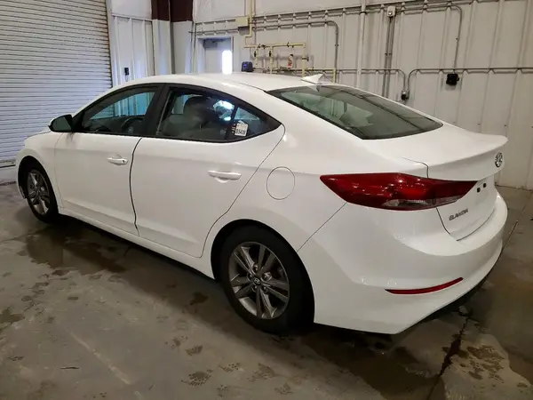 5NPD84LF2JH216762 2018 HYUNDAI ELANTRA - Image 2