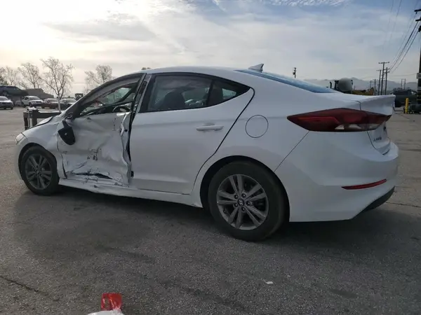 5NPD84LF2JH216776 2018 HYUNDAI ELANTRA - Image 2