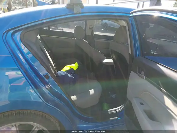 5NPD84LF2JH219239 2018 HYUNDAI ELANTRA - Image 8