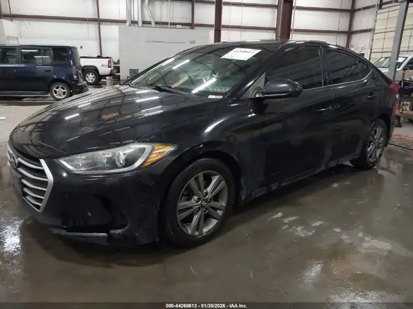 5NPD84LF2JH220567 2018 HYUNDAI ELANTRA - Image 2
