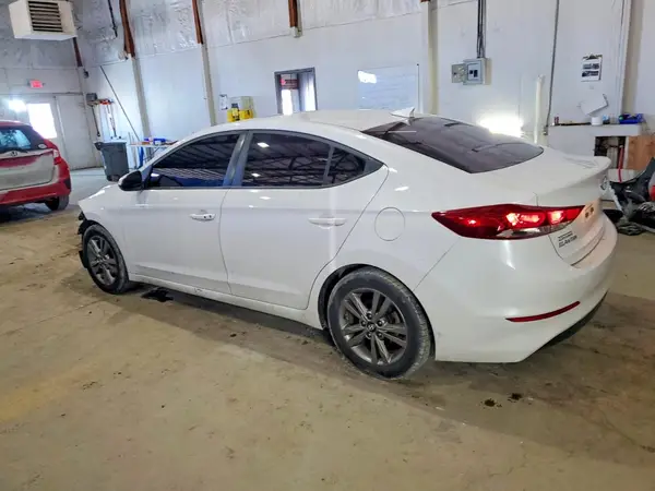 5NPD84LF2JH220875 2018 HYUNDAI ELANTRA - Image 2
