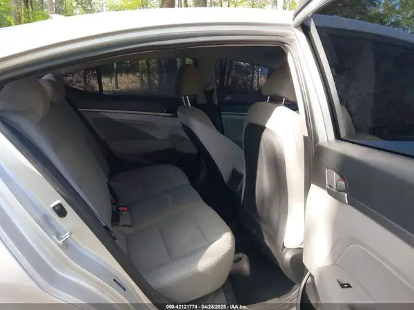 5NPD84LF2JH223484 2018 HYUNDAI ELANTRA - Image 8