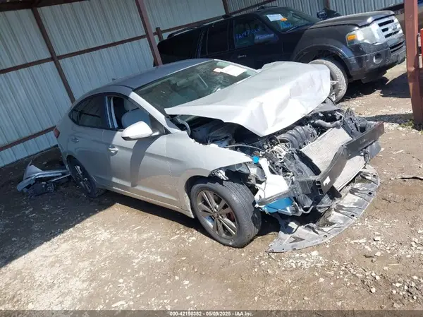 5NPD84LF2JH227115 2018 HYUNDAI ELANTRA - Image 1