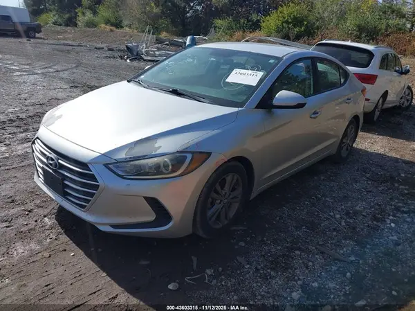5NPD84LF2JH227583 2018 HYUNDAI ELANTRA - Image 2
