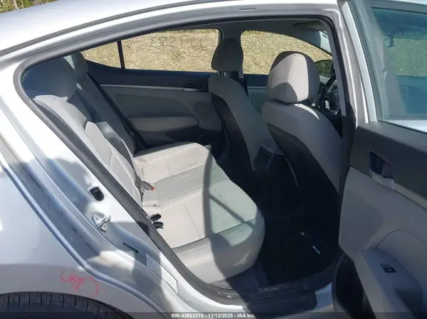 5NPD84LF2JH227583 2018 HYUNDAI ELANTRA - Image 8
