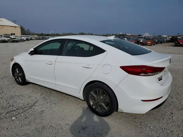 5NPD84LF2JH232427 2018 HYUNDAI ELANTRA - Image 2