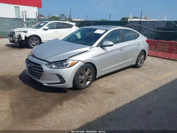 5NPD84LF2JH236722 2018 HYUNDAI ELANTRA - Image 2