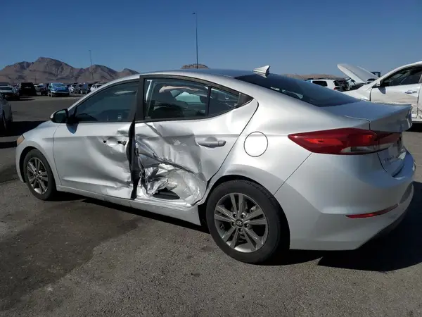 5NPD84LF2JH237031 2018 HYUNDAI ELANTRA - Image 2