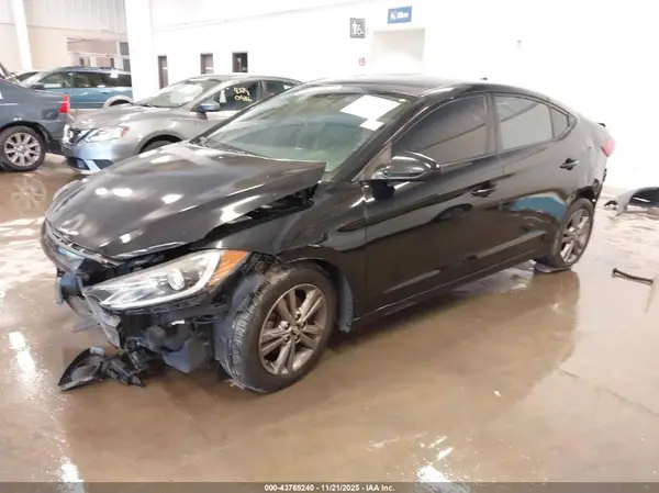 5NPD84LF2JH237563 2018 HYUNDAI ELANTRA - Image 2