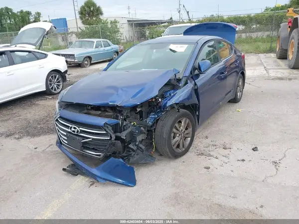 5NPD84LF2JH239815 2018 HYUNDAI ELANTRA - Image 2