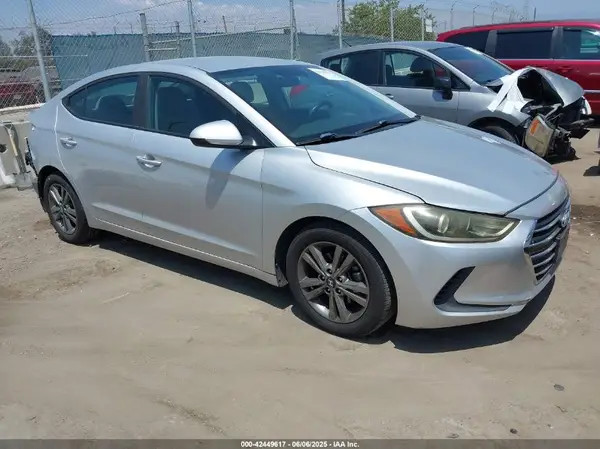 5NPD84LF2JH240317 2018 HYUNDAI ELANTRA - Image 1