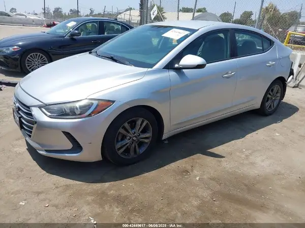 5NPD84LF2JH240317 2018 HYUNDAI ELANTRA - Image 2