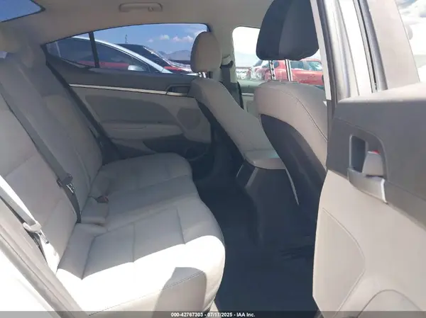 5NPD84LF2JH240799 2018 HYUNDAI ELANTRA - Image 8