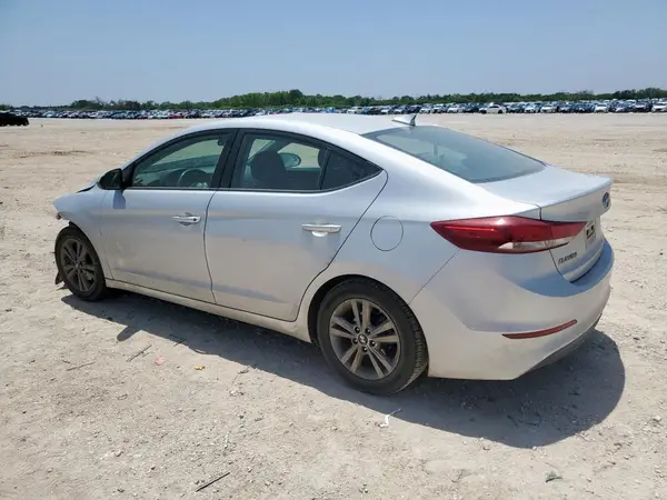 5NPD84LF2JH241967 2018 HYUNDAI ELANTRA - Image 2