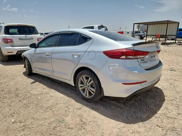 5NPD84LF2JH244044 2018 HYUNDAI ELANTRA - Image 2