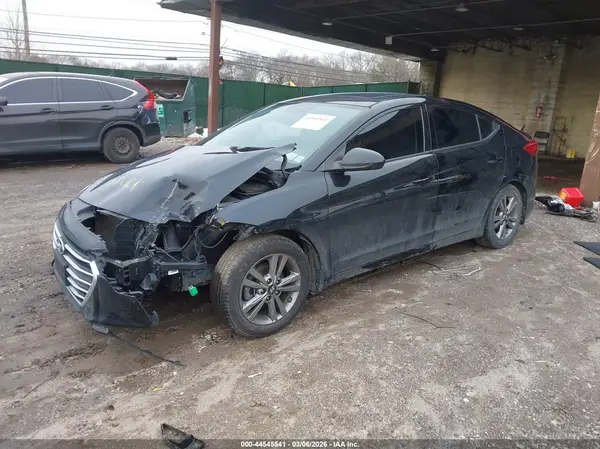 5NPD84LF2JH247641 2018 HYUNDAI ELANTRA - Image 2