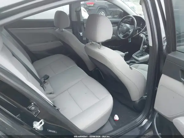 5NPD84LF2JH247641 2018 HYUNDAI ELANTRA - Image 8