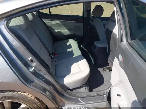 5NPD84LF2JH249115 2018 HYUNDAI ELANTRA - Image 8