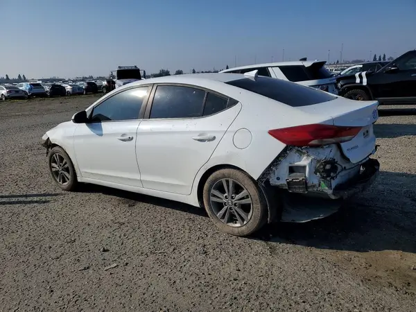 5NPD84LF2JH252242 2018 HYUNDAI ELANTRA - Image 2