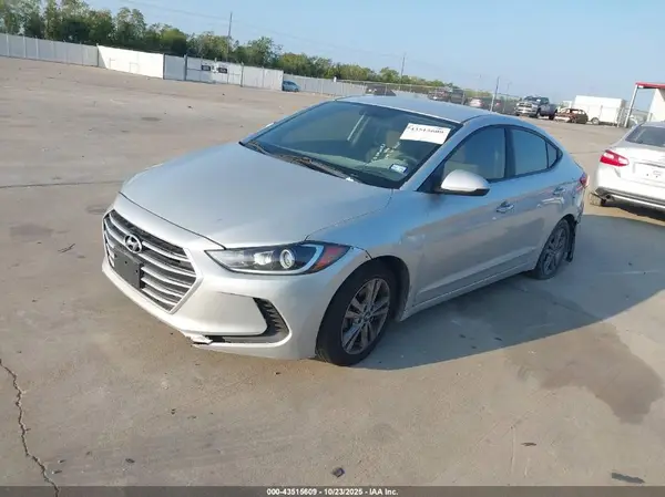 5NPD84LF2JH252371 2018 HYUNDAI ELANTRA - Image 2