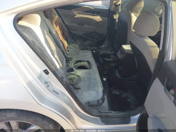 5NPD84LF2JH252371 2018 HYUNDAI ELANTRA - Image 8