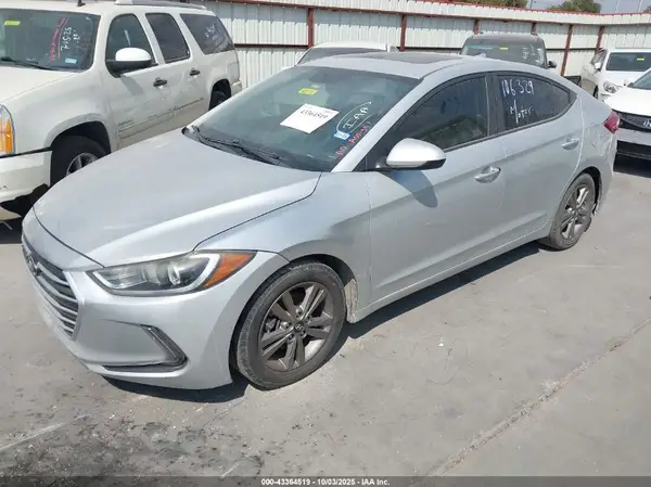 5NPD84LF2JH256923 2018 HYUNDAI ELANTRA - Image 2