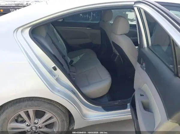 5NPD84LF2JH256923 2018 HYUNDAI ELANTRA - Image 8
