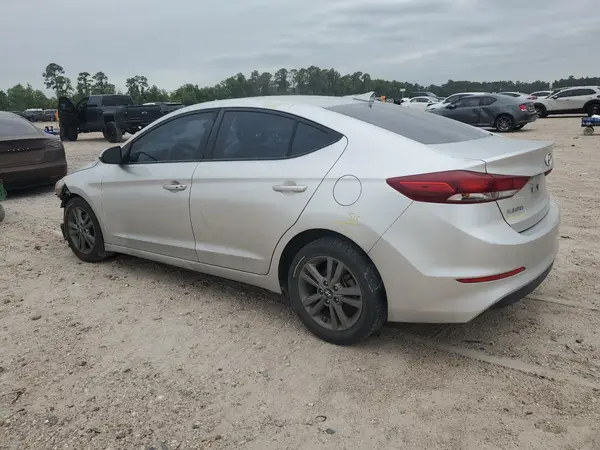 5NPD84LF2JH260681 2018 HYUNDAI ELANTRA - Image 2