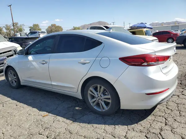 5NPD84LF2JH265315 2018 HYUNDAI ELANTRA - Image 2