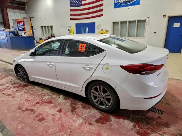 5NPD84LF2JH265718 2018 HYUNDAI ELANTRA - Image 2