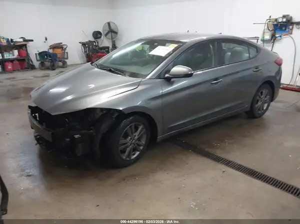 5NPD84LF2JH265945 2018 HYUNDAI ELANTRA - Image 2