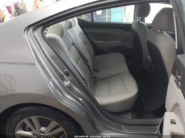 5NPD84LF2JH265945 2018 HYUNDAI ELANTRA - Image 8