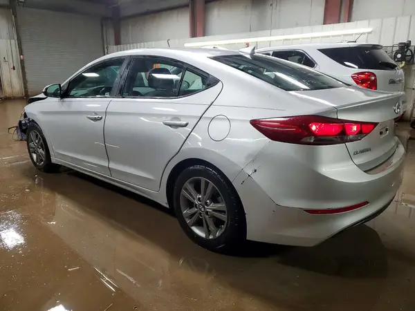 5NPD84LF2JH268392 2018 HYUNDAI ELANTRA - Image 2
