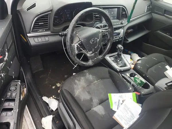 5NPD84LF2JH268876 2018 HYUNDAI ELANTRA - Image 8