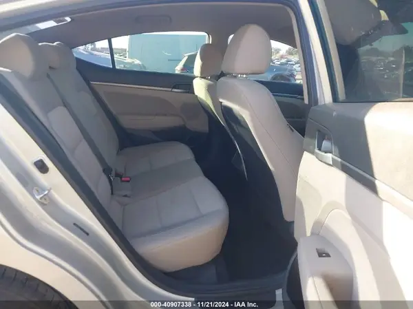 5NPD84LF2JH269980 2018 HYUNDAI ELANTRA - Image 8