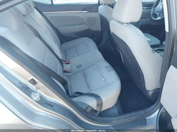 5NPD84LF2JH270255 2018 HYUNDAI ELANTRA - Image 8