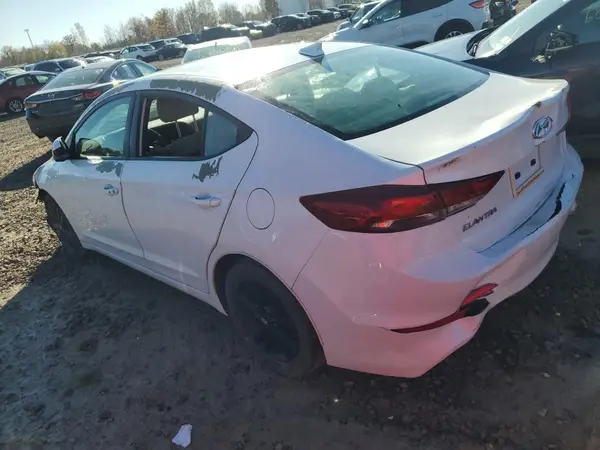 5NPD84LF2JH273575 2018 HYUNDAI ELANTRA - Image 2