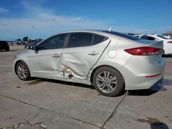 5NPD84LF2JH279585 2018 HYUNDAI ELANTRA - Image 2
