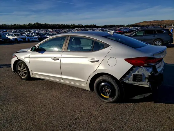 5NPD84LF2JH280316 2018 HYUNDAI ELANTRA - Image 2
