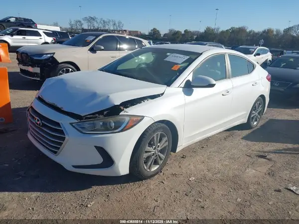 5NPD84LF2JH281594 2018 HYUNDAI ELANTRA - Image 2