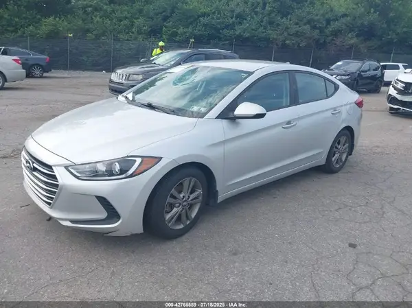 5NPD84LF2JH282521 2018 HYUNDAI ELANTRA - Image 2